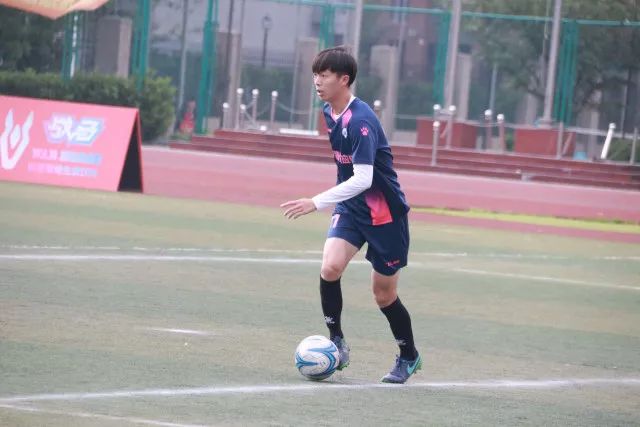 胡明轩15分广东胜宁波 王岚嵚17分同曦胜四川